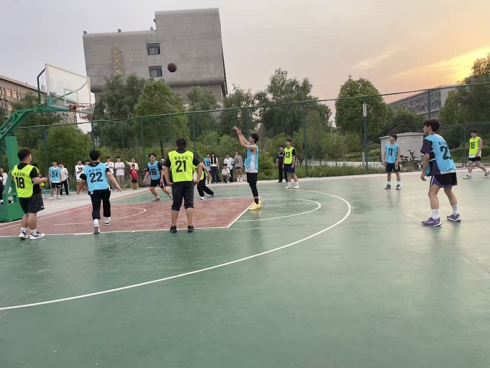 bfcc27a7d581a740f0cb4eac2a1a799e.jpg